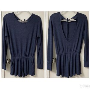 Abercrombie & Fitch GILLY HICKS Women’s Long Sleeved Navy Blue Romper. Size XS